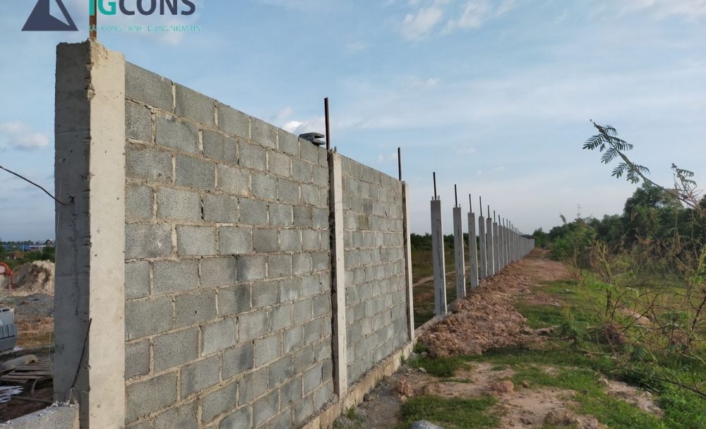 Gạch không nung là một lựa chọn tốt để xây tường rào tiết kiệm