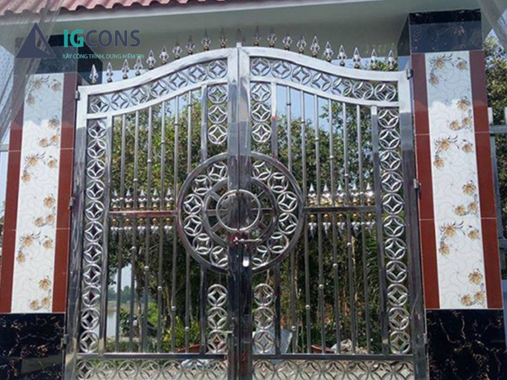 Mẫu cổng nhà ống bằng inox mẫu số 1