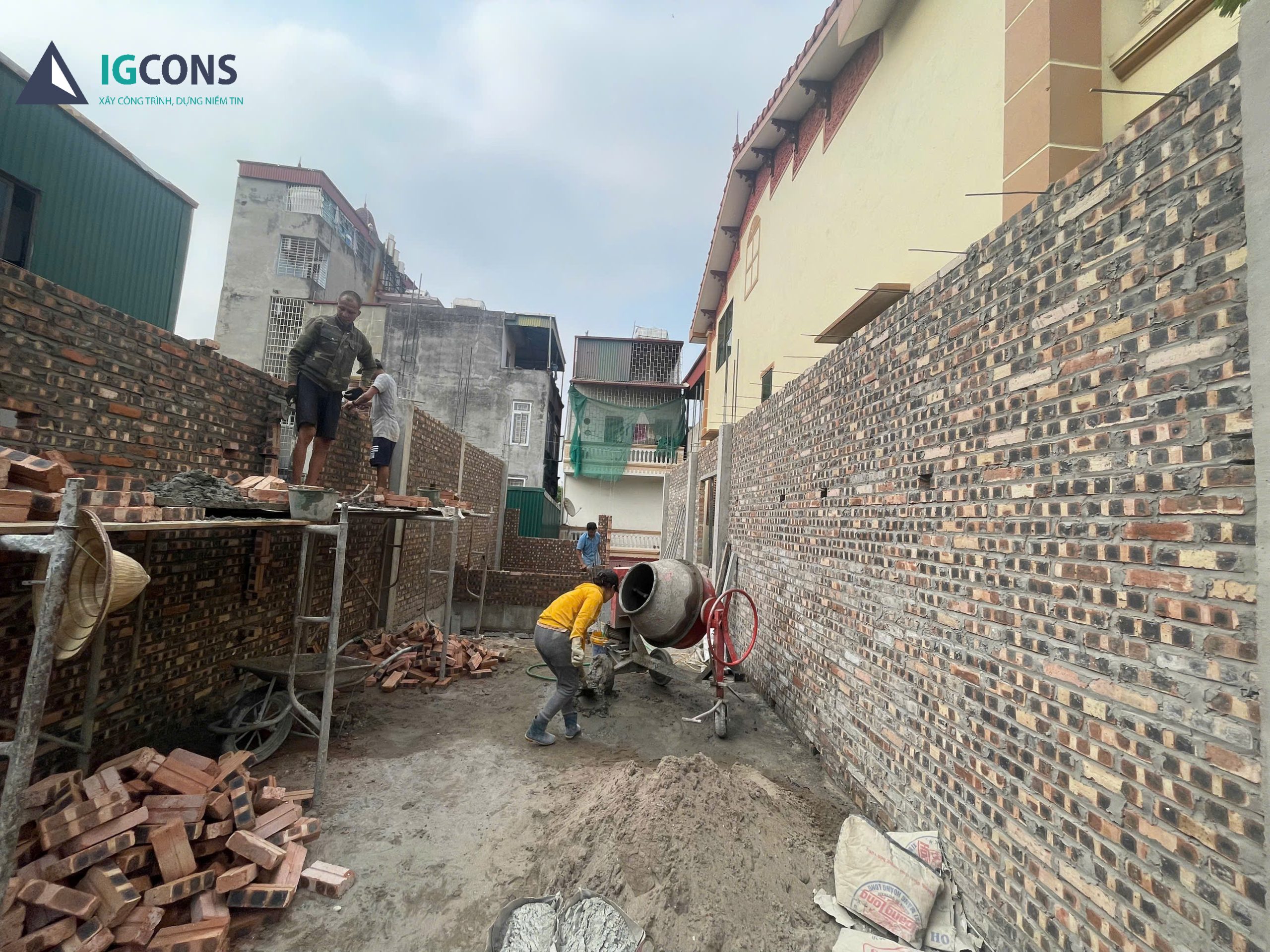 Xây tường tầng 2 Xây tường tầng 2