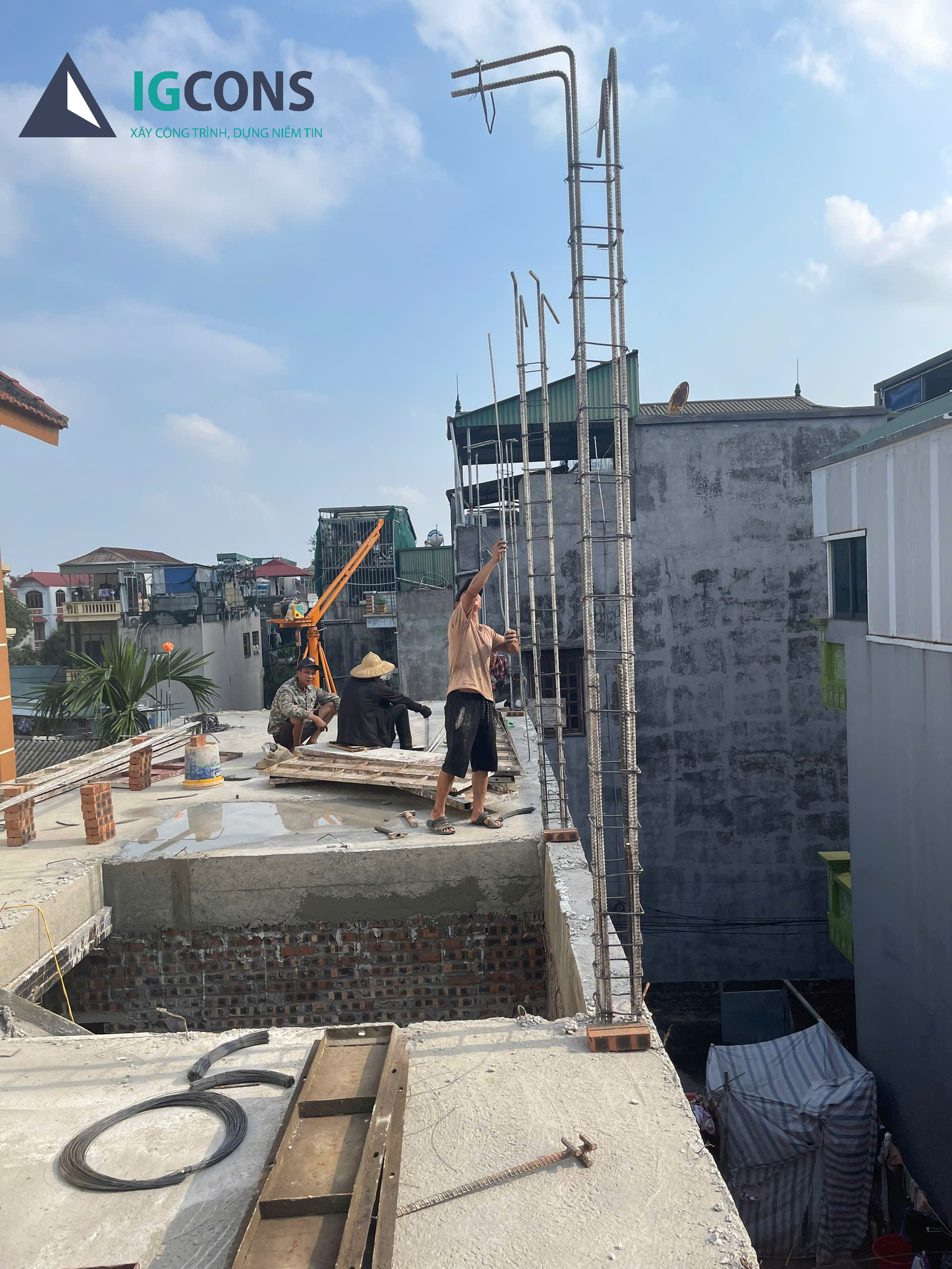 Lắp dựng thép cột tầng 3