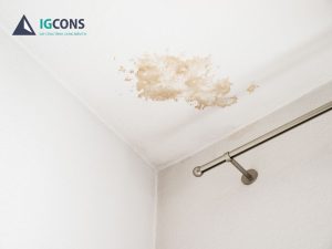 thấm dột từ mái nhà